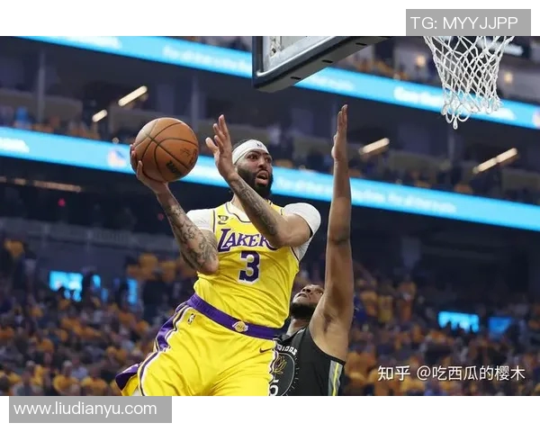 2020年勇士与湖人激战回顾球场上的荣耀与挑战交织的传奇之路